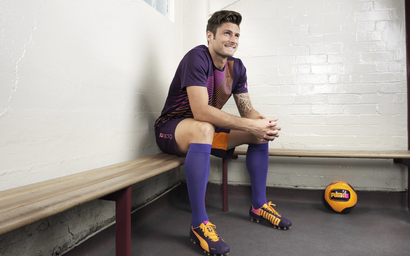 中超中场控制型球员角色定位变化，中超主客场如何编排